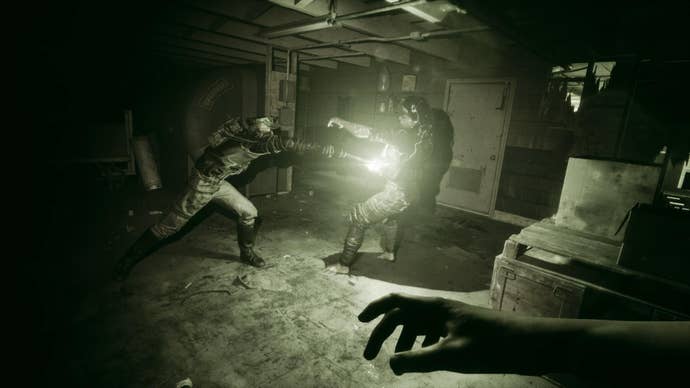 The player watches an enemy fight a fellow agent in The Outlast Trials